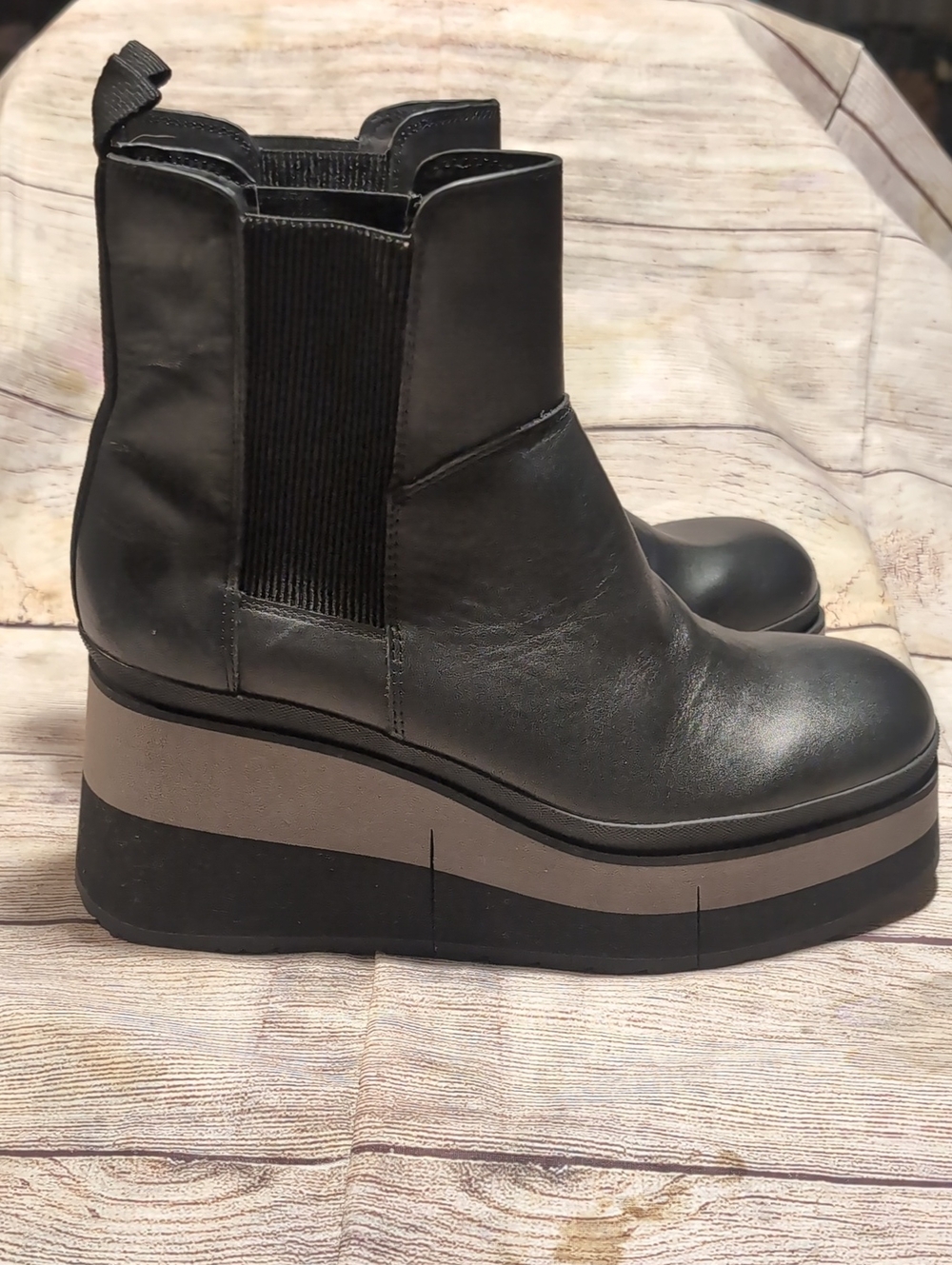 Naked Feet Guild Women's Black Leather Platform Chelsea Boots Size 10
